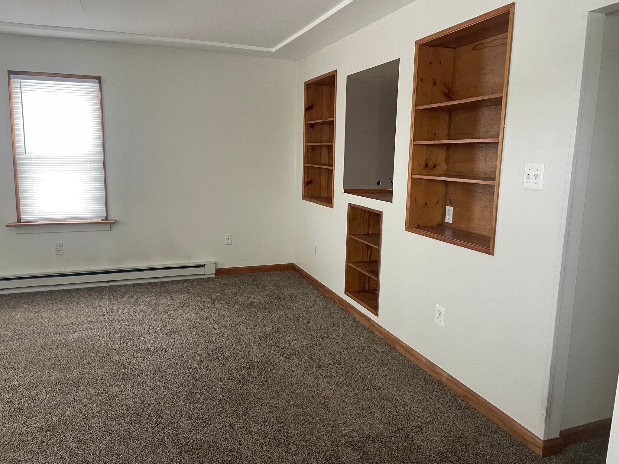 Living room - 1 S Terrace Dr