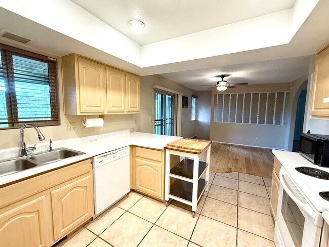 Building Photo - 4 bedroom home minutes from downtown Presc...