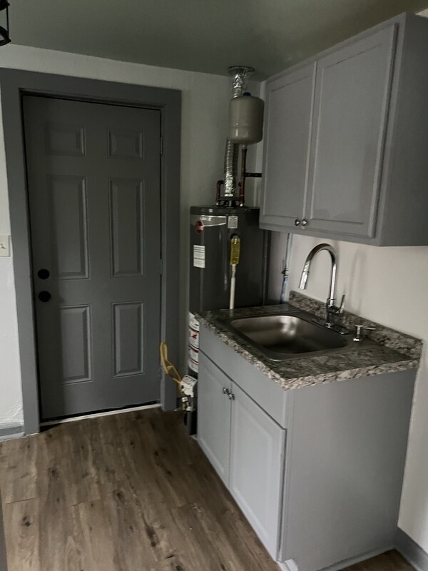 Building Photo - 487 Mellon St