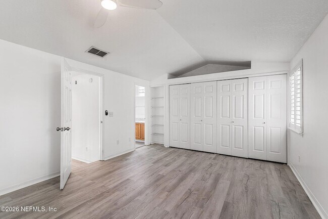 Building Photo - 330 Sunrise Cir