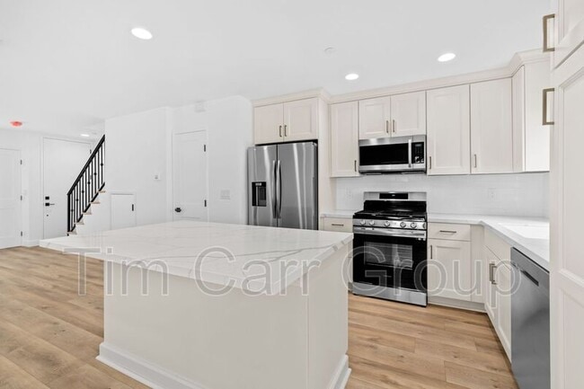 Building Photo - 1065 Dover Dr