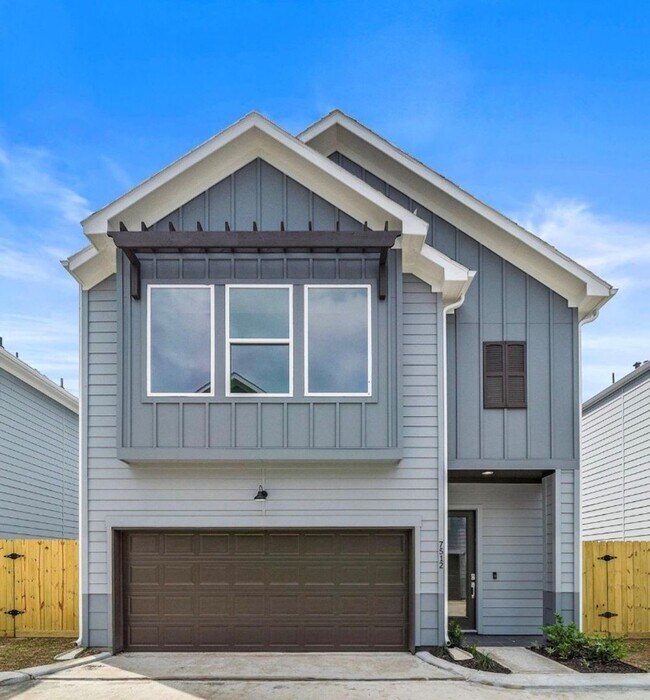 Primary Photo - New Construction Luxury Home 14 Minutes from Downtown!