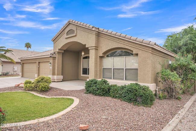 Primary Photo - 2343 E Kempton Rd