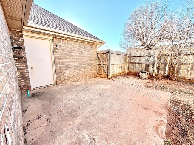 Building Photo - 12007 Shady Trail Ln