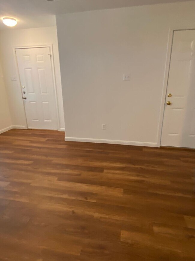 Building Photo - 1500 Zephyr Ln