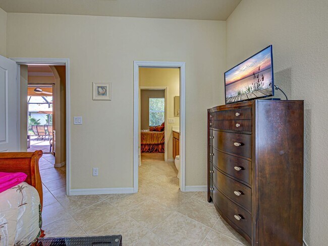 Building Photo - Stoneybrook at Venice; 4bd/2ba home