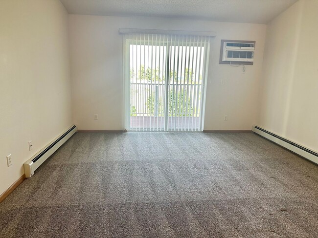 Building Photo - 2 Bedroom 2 bathroom - South Fargo