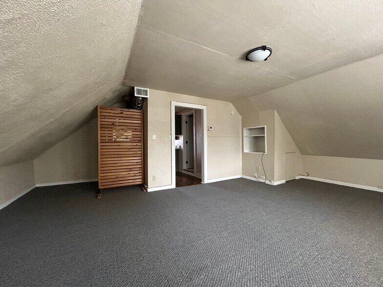 Building Photo - 2807 S 9th St