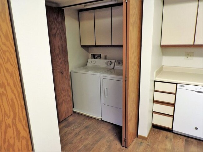 Building Photo - $1,125 | 2 Bedroom, 1 Bathroom Condo | Pet Friendly* | Available for August 1st, 2026 Move In!