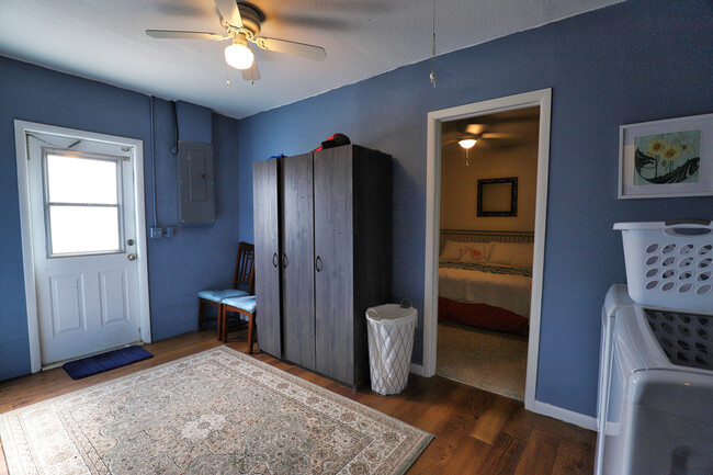 Building Photo - 4215 Pandora Rd