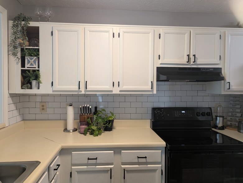 Building Photo - 715 Windchase Ln