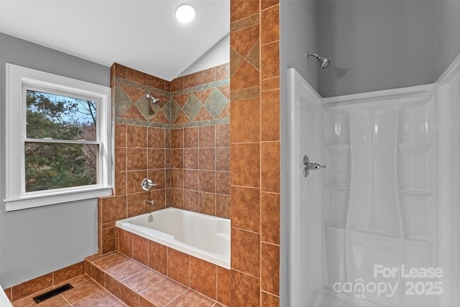 Building Photo - 5 Elmore St