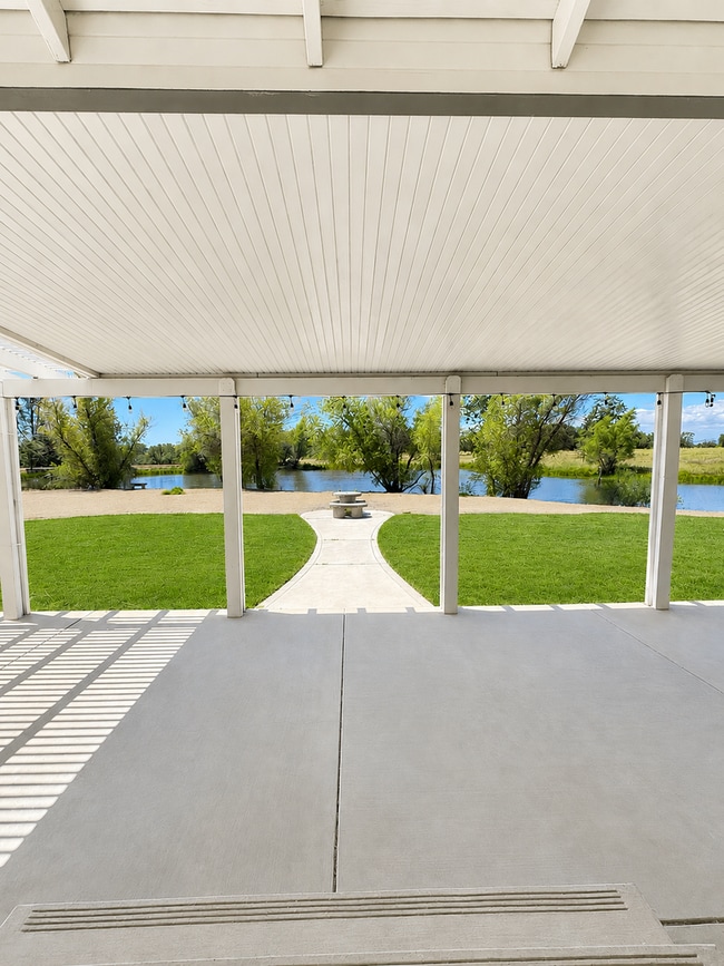 Building Photo - Relax and Enjoy Peaceful Lake Views!