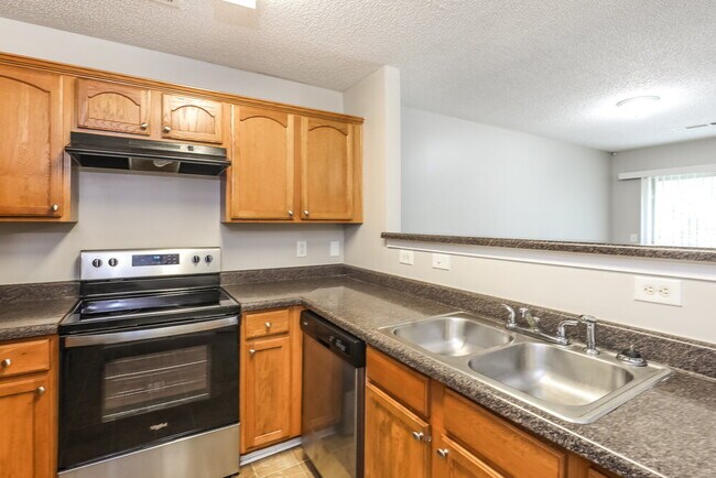 Building Photo - 6346 Hickory Ln Cir