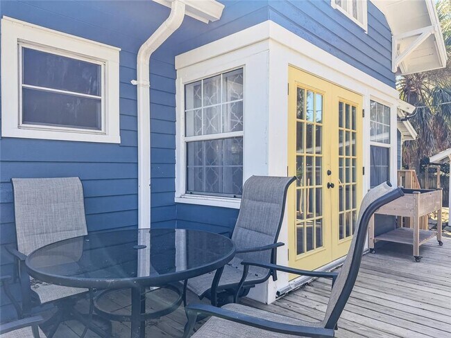 Building Photo - 1016 E Washington Ave