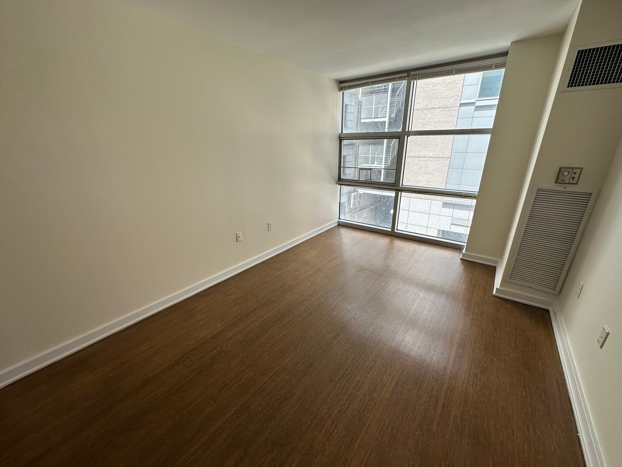 Building Photo - 5 Boylston Pl