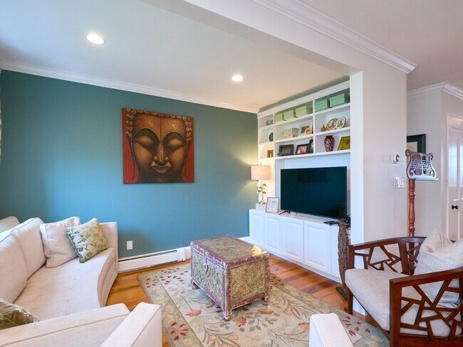 Building Photo - 289 Bunker Hill St