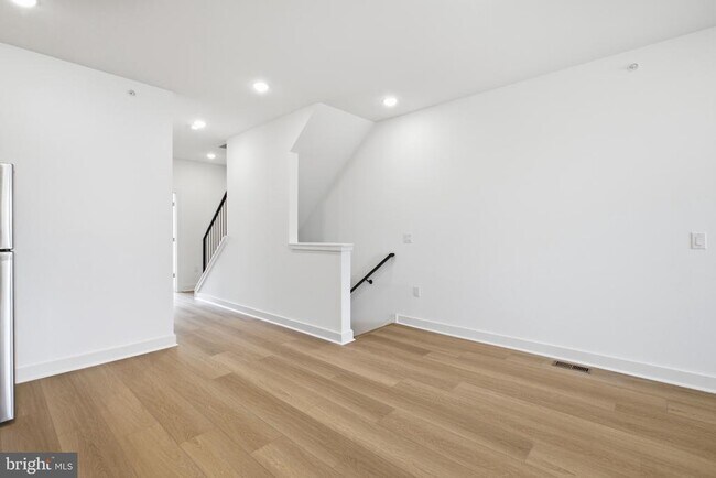 Building Photo - 3931 Fairmount Ave