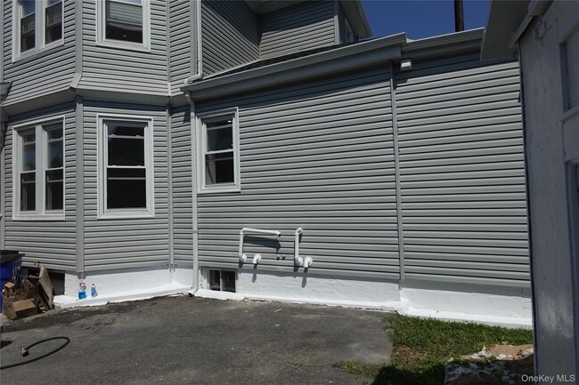 Building Photo - 47 Rich Ave