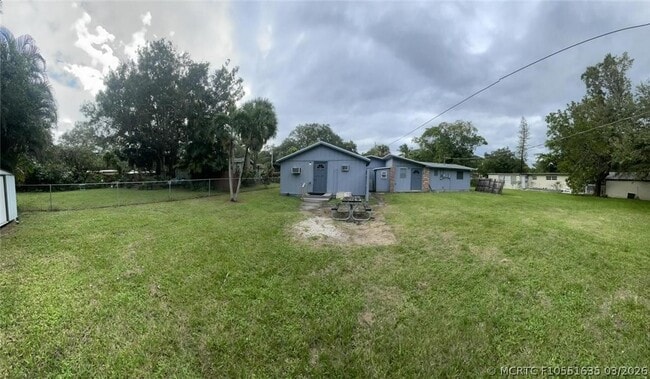 Building Photo - 2318 SW 17th Ave