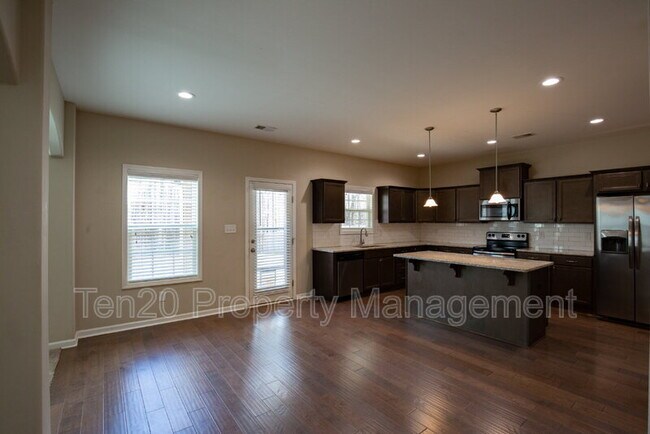 Building Photo - 122 Cedar Wy