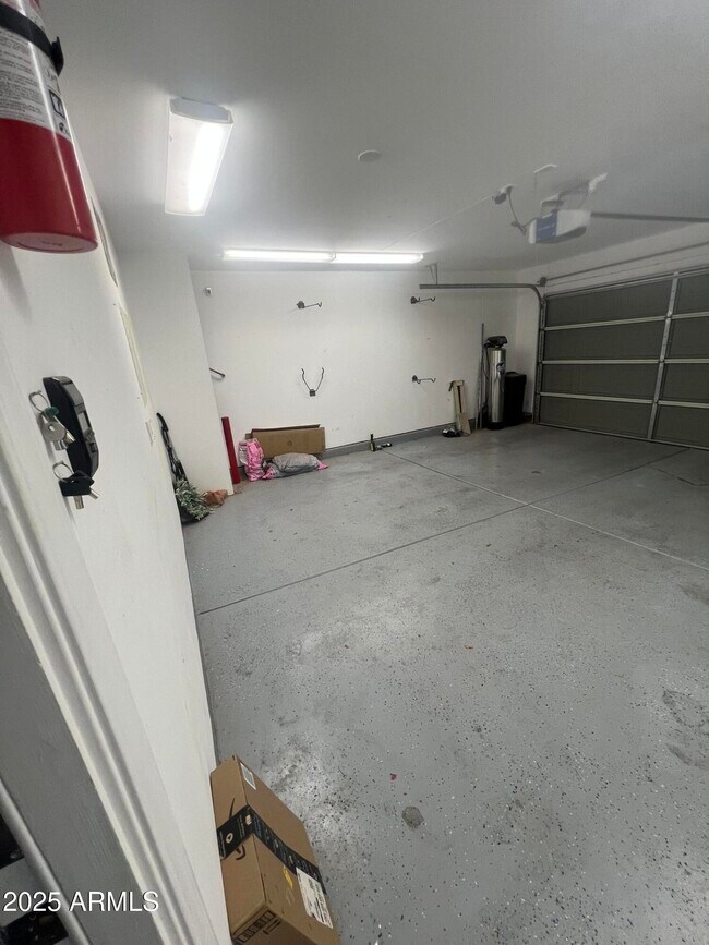Building Photo - 15481 W Cameron Cir