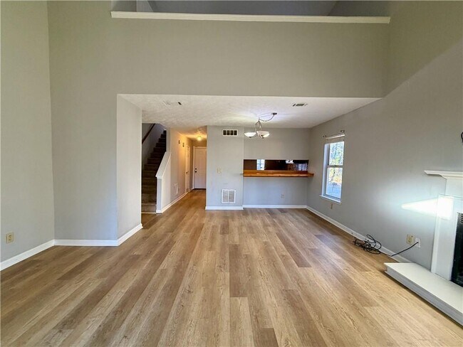 Building Photo - 1911 Shenandoah Valley Ln SE