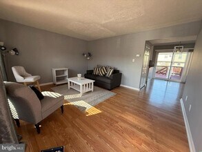 Building Photo - 1123 Keswick Pl