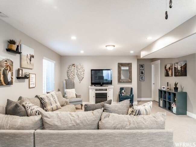 Building Photo - Amazing Six Bedroom Home, Draper, 3200 sq ...