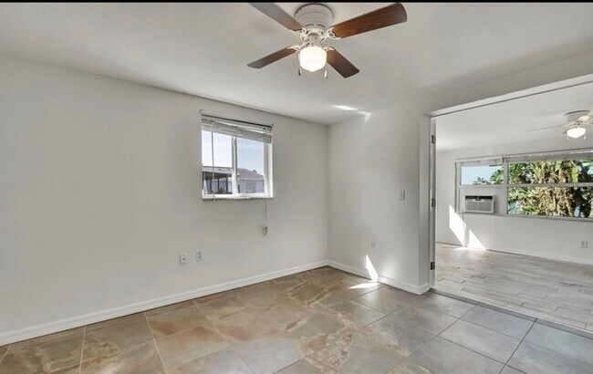 Building Photo - 12527 1st Isle