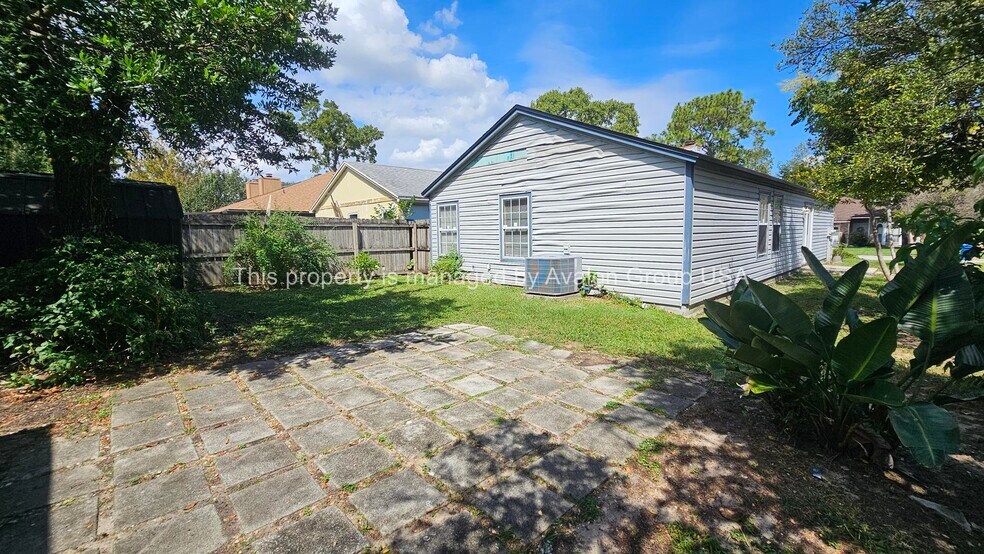Building Photo - 10160 Geni Hill Cir N