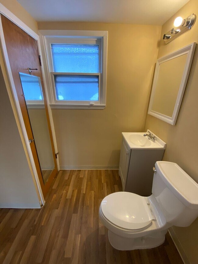 Building Photo - 5103 E 114th St