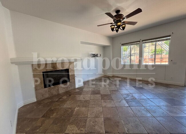 Building Photo - 637 Oak Glade Dr