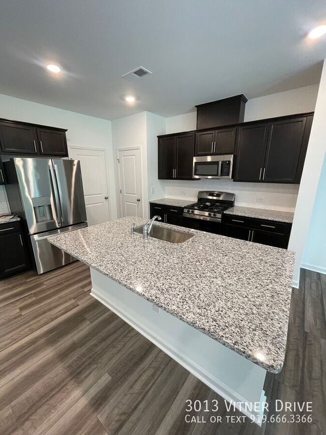 Building Photo - 3013 Vitner Dr