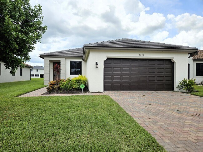 Primary Photo - 5032 Arancia Ln