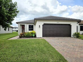Building Photo - 5032 Arancia Ln