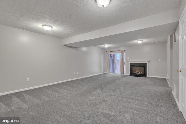 Building Photo - 2602 Streamview Dr