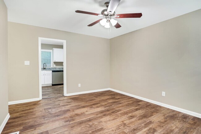 Building Photo - 1154 Penn Ct Se