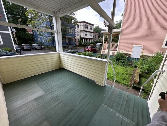 Building Photo - 9 Roberts Rd