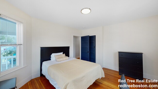 Building Photo - 5-7 Chester Ave. Unit 1