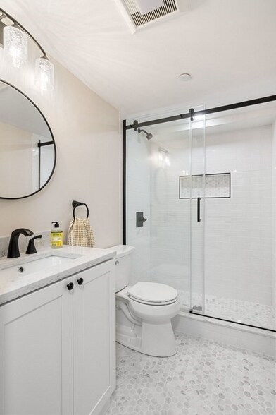 Building Photo - 18 Whitney Ave