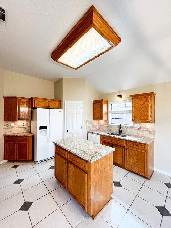 Building Photo - Available NOW!!!! You must see this is a Fabulous Home. 4 bedrooms, office, 2 bath, 2 car garage ...