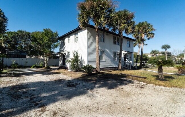Building Photo - Pristine Neptune Beach Remodel: 2 Blocks to the Sand and Walkable to Everything!