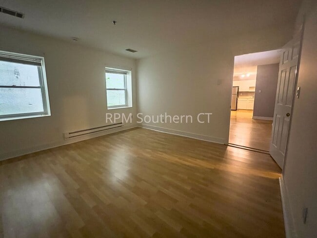Building Photo - Downtown Wallingford – 1 Bedroom