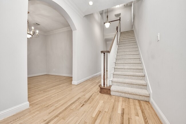 Building Photo - 5346 Hidalgo St