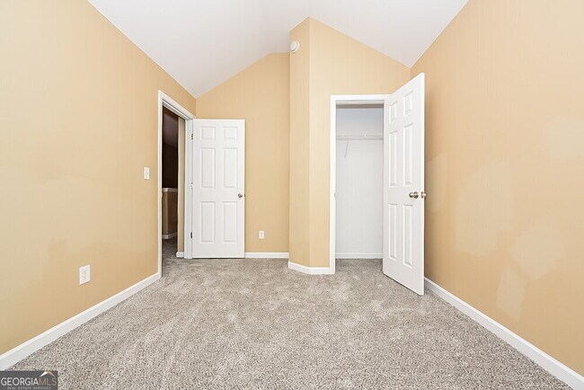 Building Photo - 6490 Grey Fox Way