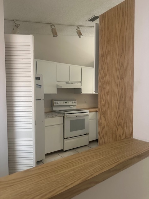 Building Photo - 2501 NW 56th Ave