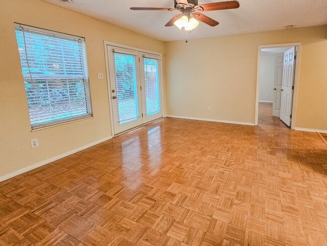 Building Photo - Knoxville 37934 - 3 bed 2.5 bath Condo - Contact Ryan Fogarty 865-333-4840