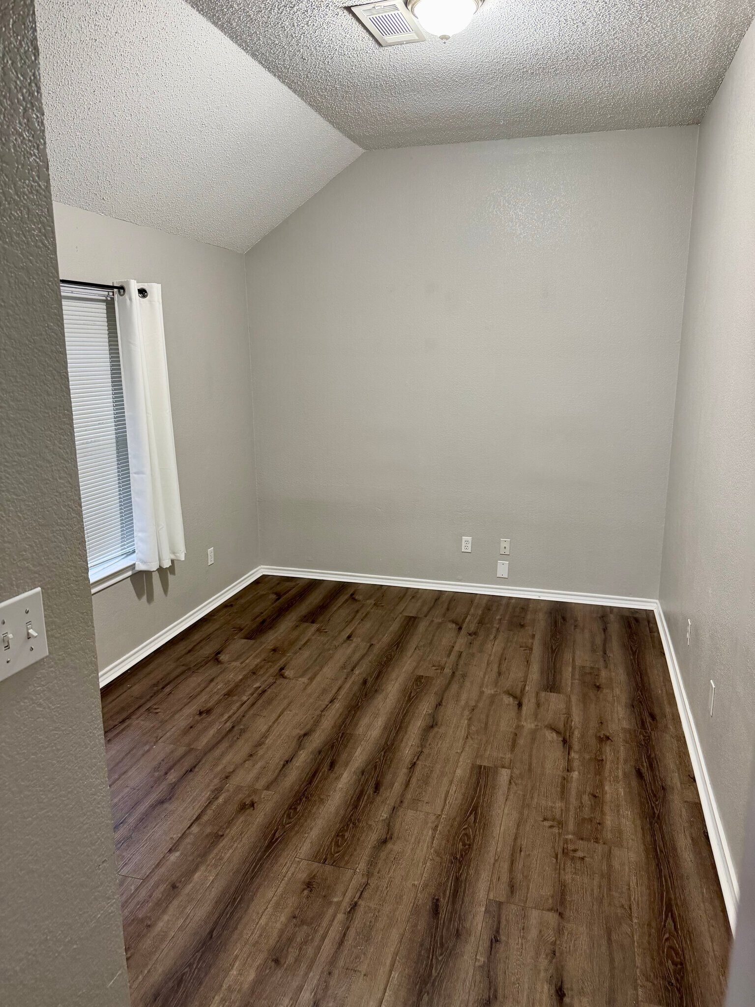 Building Photo - 7932 Hill Country Ln
