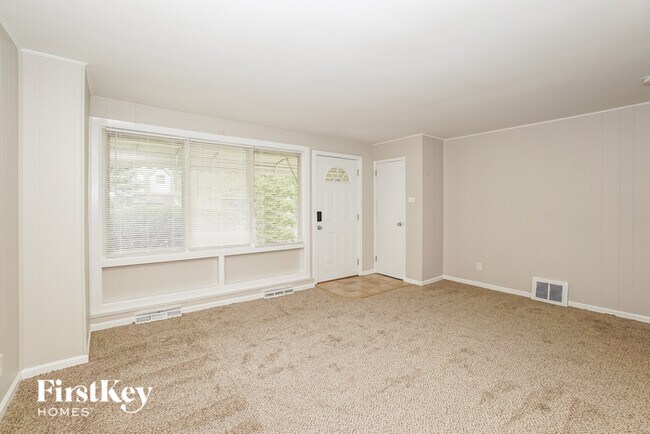 Building Photo - 17508 Greenbay Ave